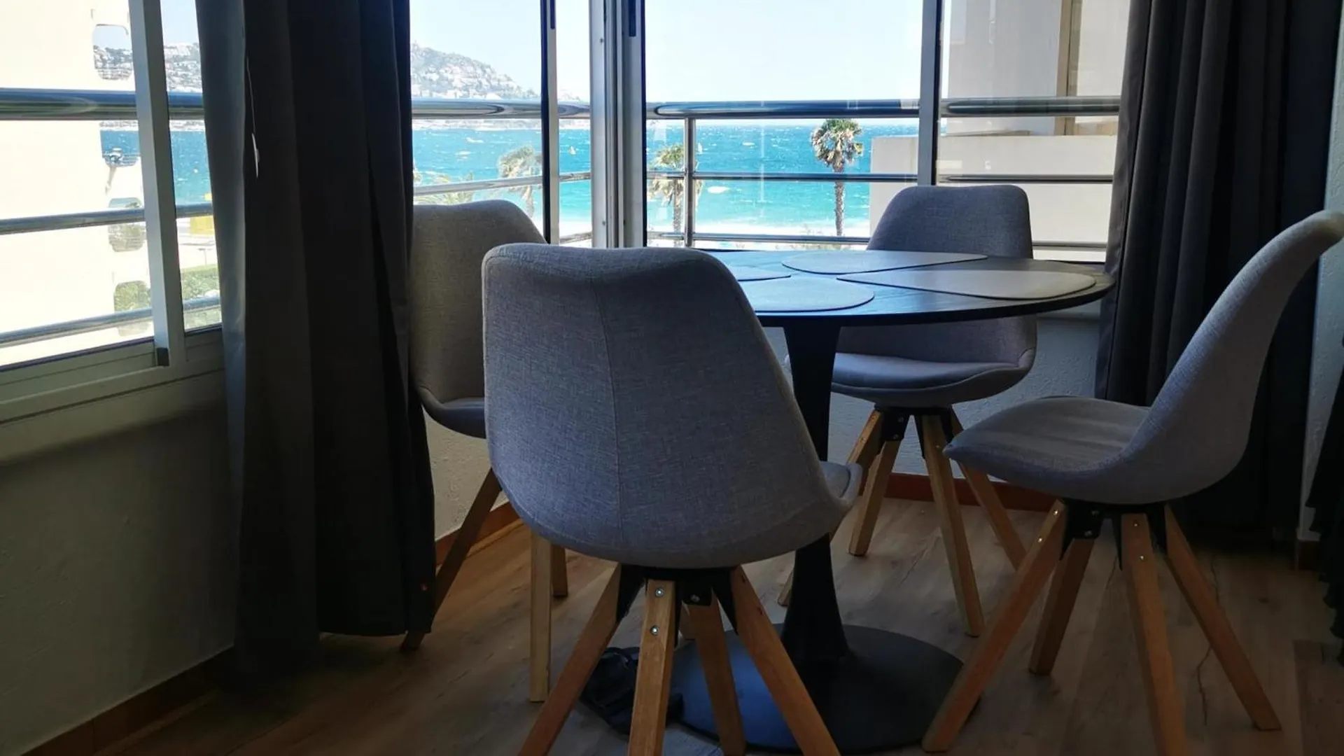 Apartamento En Primera Linea Con Piscina, Terraza Y Tv, Ideal Para 4 Personas - Es-204-19 Roses